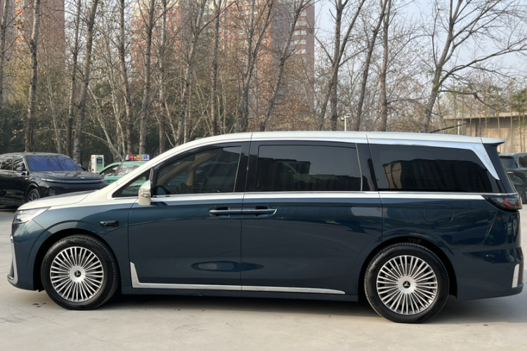 岚图汽车 岚图梦想家 2025款 PHEV 四驱旗舰乾崑版车身外观6007