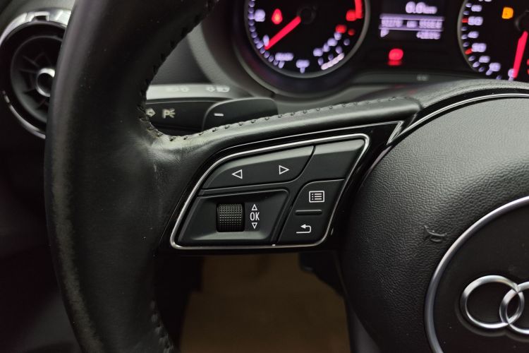 奥迪A3 2017款 Limousine 40 TFSI 运动型局部细节9001