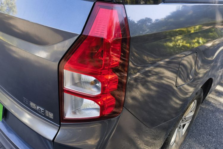 五菱汽车 五菱征程 2021款 1.5T 手动豪华型车身外观6006