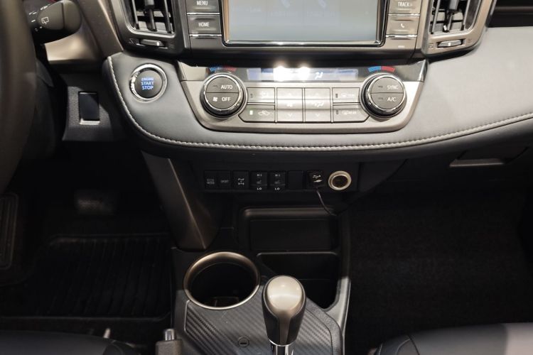 丰田 RAV4荣放 2015款 2.5L 自动四驱精英版局部细节16