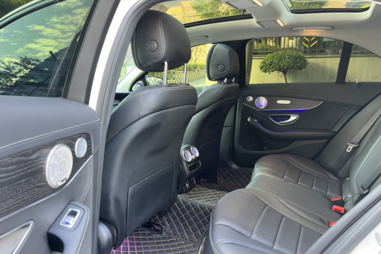 奔驰C级 2021款 C 260 L 运动星耀臻藏版中控内饰7002