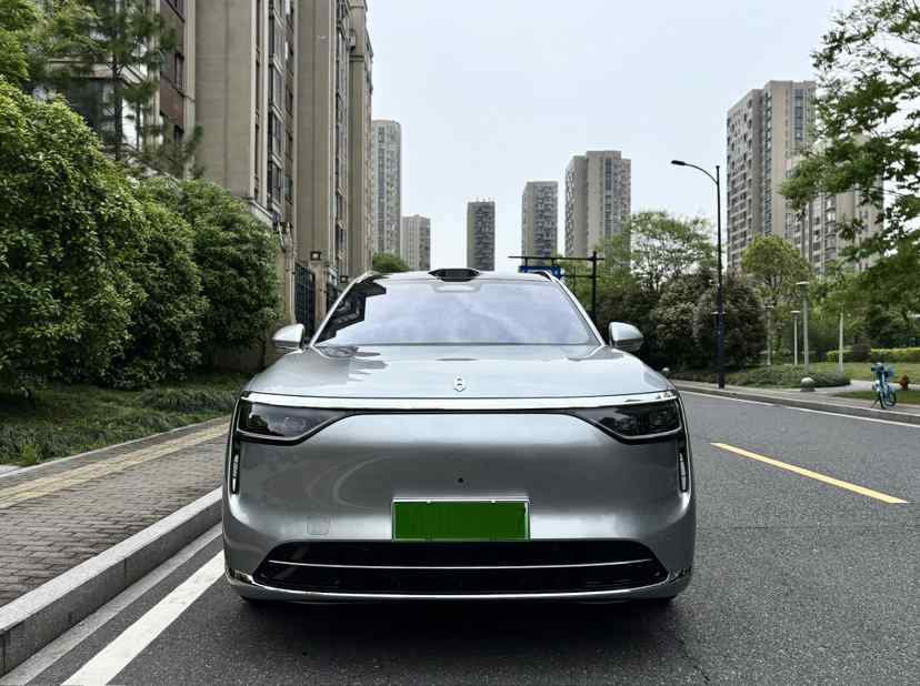 鸿蒙智行 问界M8 2025款 增程 Max+版 53.4kWh 5座版 (192线激光雷达）(2)