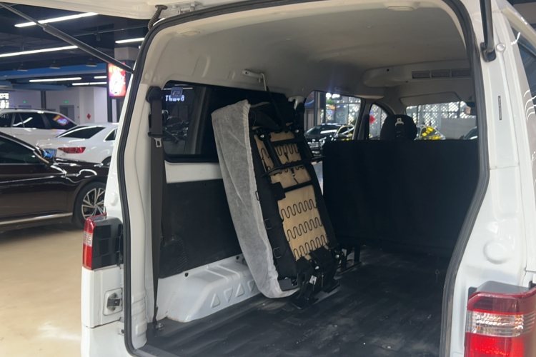 金杯 金海狮M经典 2024款 1.5L 工程狮客车 6座局部细节23