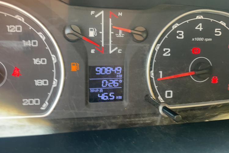 猎豹汽车 猎豹Q6 2015款 2.4L 手动四驱卓越型中控内饰15