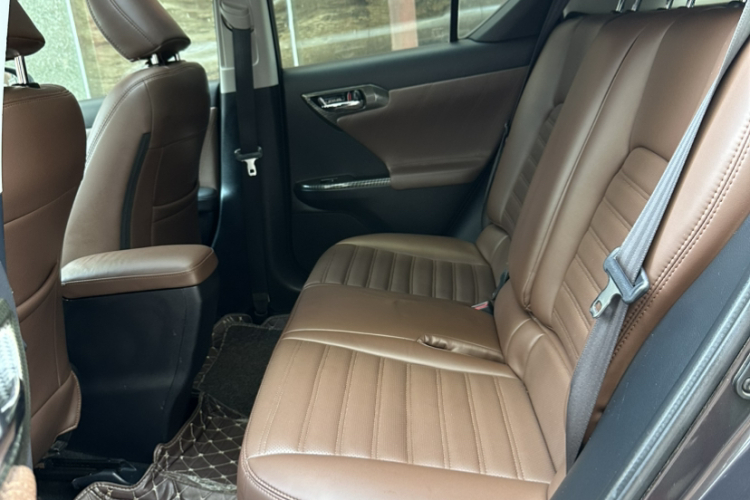 雷克萨斯CT 2013款 CT200h 舒适版中控内饰7001