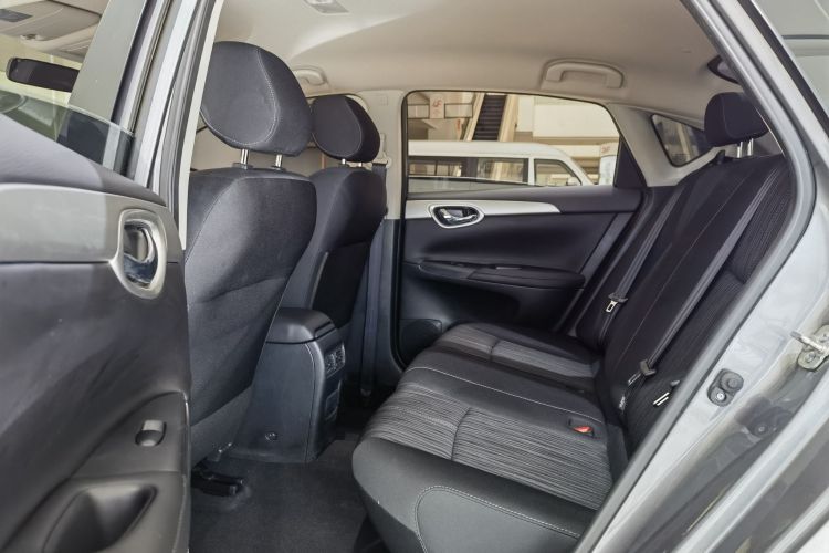 日产 轩逸 2024款 经典 1.6XE CVT舒适版中控内饰7002