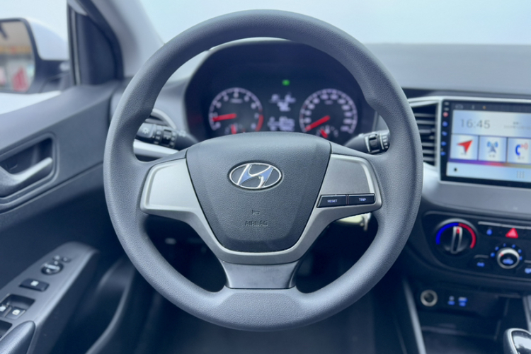 现代 悦纳 2016款 1.4L 自动炫酷版GLS局部细节13