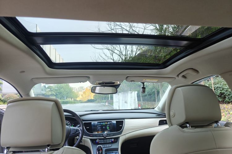 别克 君越 2016款 30H 豪华型中控内饰7001