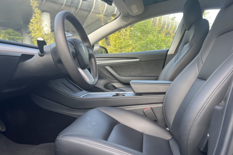 特斯拉 Model 3 2021款 标准续航后驱升级版局部细节9004