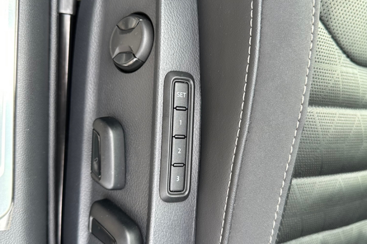 一汽-大众CC 2021款 380TSI 夺目版中控内饰7006