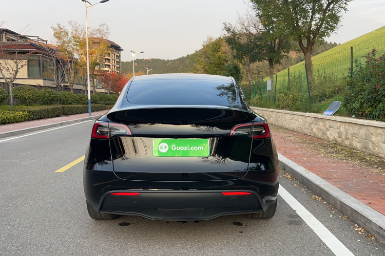 特斯拉 Model Y 2022款 后轮驱动版车身外观6004