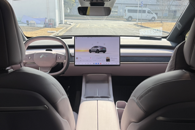 乐道L60 2024款 85kWh 后驱版中控内饰7003