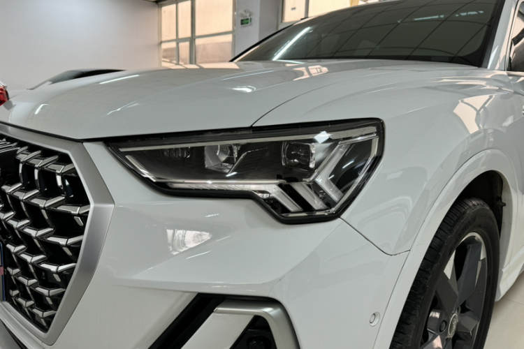 奥迪Q3 2024款 35 TFSI 时尚动感型中控内饰7014