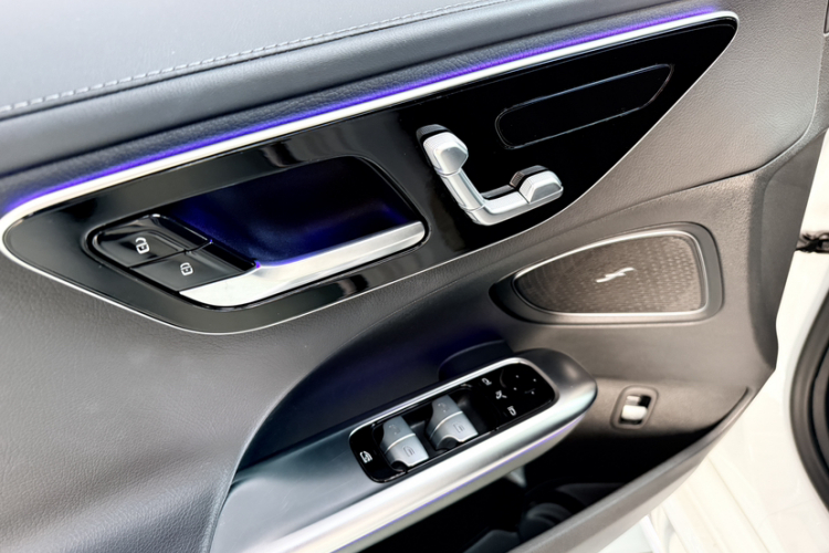 奔驰C级 2022款 改款 C 260 L 运动版中控内饰7011