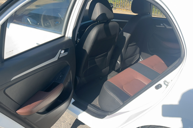 吉利汽车 远景 2017款 1.5L 自动幸福版中控内饰7002