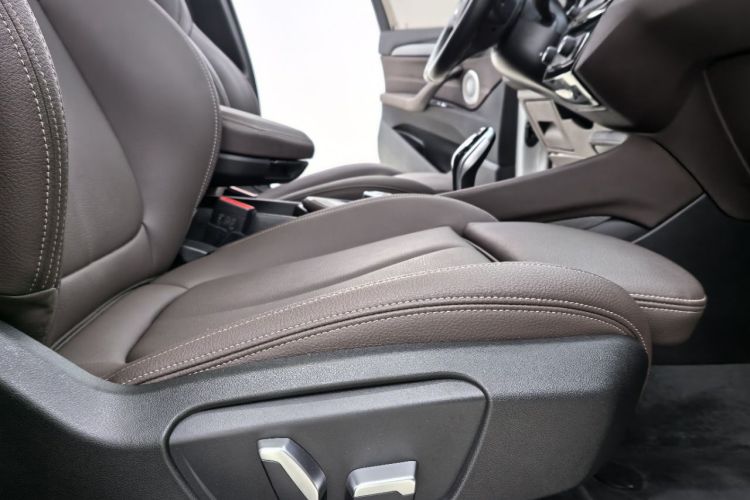 宝马X1 2022款 sDrive25Li 领先型中控内饰7011