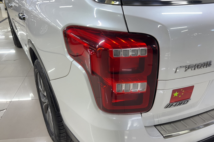 广汽传祺 传祺GS8 2017款 320T 四驱豪华智联版（七座）车身外观6006