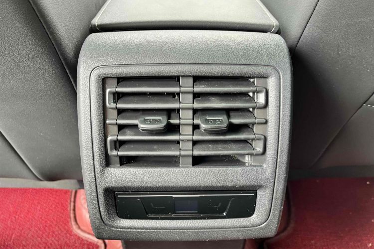 大众 高尔夫 2023款 改款 280TSI DSG R-Line Lite局部细节9001