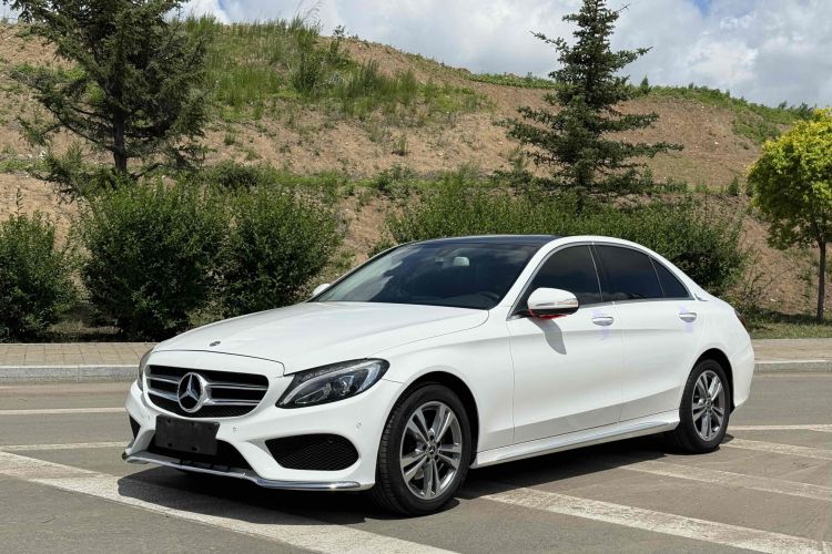 奔驰C级 2017款 改款 C 200 L 运动版车身外观1