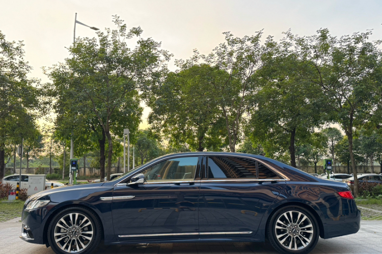 林肯大陆 2019款 2.0T 两驱尊耀版 国VI车身外观6009