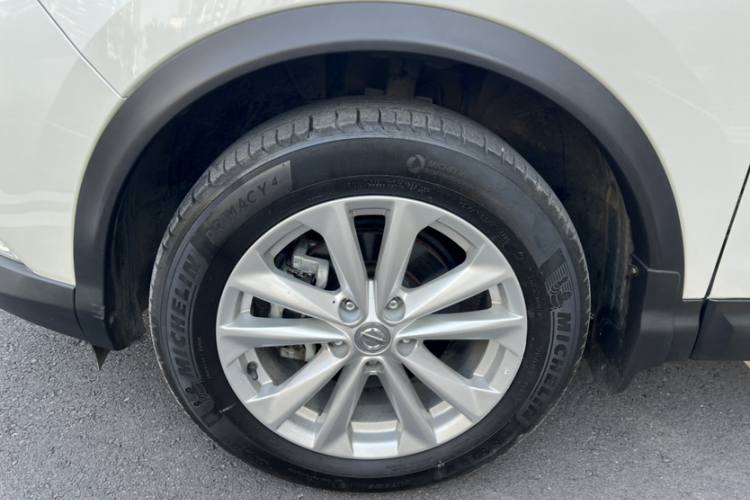 日产 逍客 2016款 2.0L CVT精英版车身外观6005