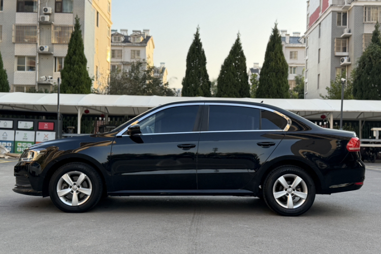 大众 朗逸 2015款 1.6L 手动风尚版车身外观6005