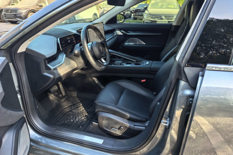 极氪001 2022款 超长续航单电机 WE版中控内饰7007