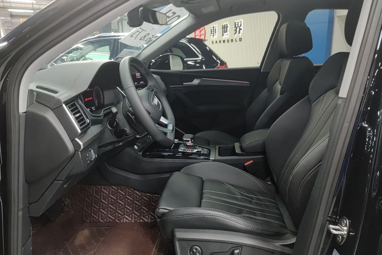 奥迪Q5L 2022款 改款 40T 豪华动感型中控内饰7005