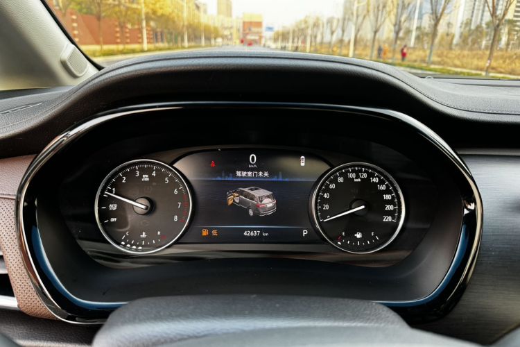 别克GL8 2020款 陆上公务舱 652T 尊贵型中控内饰15