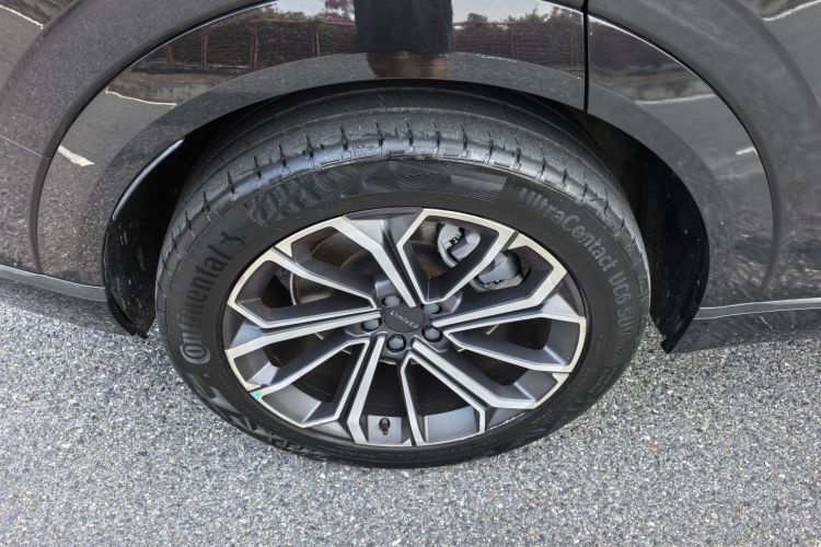 领克09 EM-P 2023款 2.0TD EM-P 远航版PM 七座车身外观6008