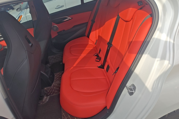 宝马1系 2022款 125i M运动曜夜版中控内饰7007