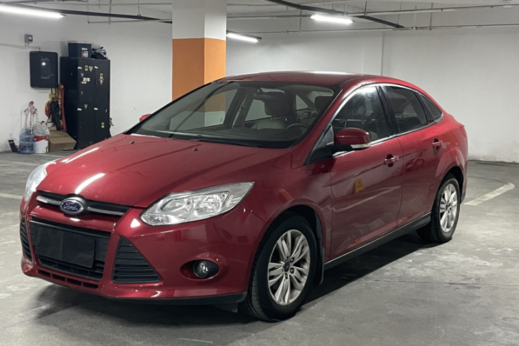 福特 福克斯 2012款 三厢 1.6L 自动舒适型车身外观1