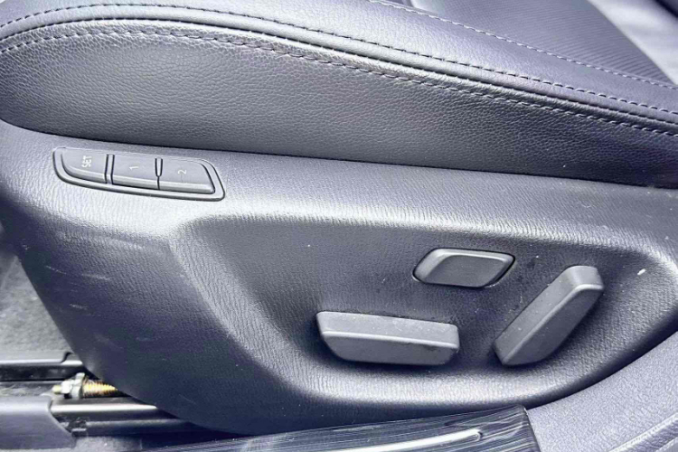 马自达 阿特兹 2017款 2.5L 蓝天运动版中控内饰7015