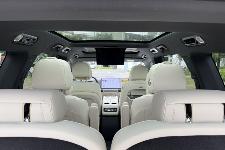 理想汽车 理想L9 2024款 Ultra中控内饰7006