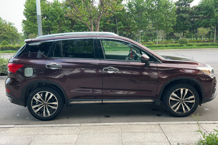 广汽传祺 传祺GS4 2015款 200T G-DCT豪华版车身外观6002