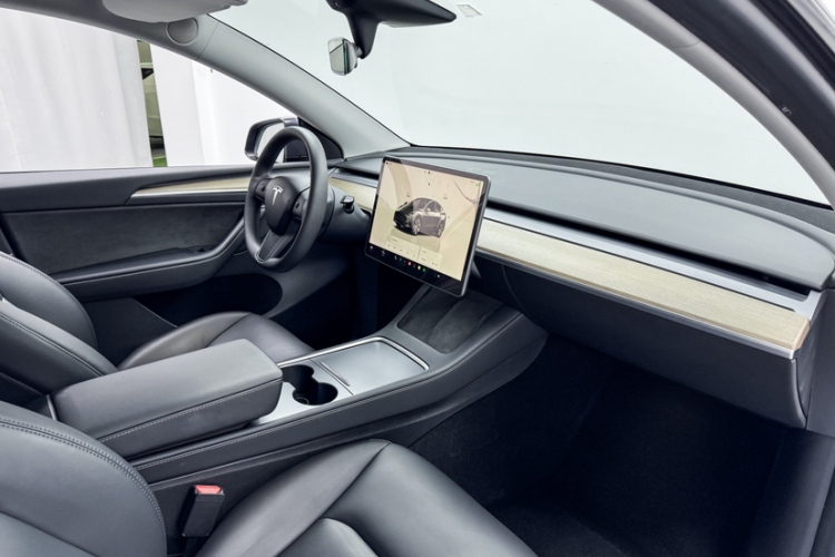 特斯拉 Model Y 2022款 改款 后轮驱动版中控内饰7002