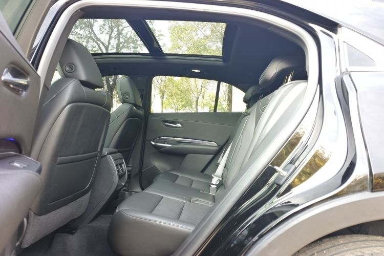 凯迪拉克XT4 2021款 28T 两驱技术型中控内饰7003