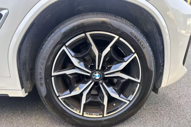 宝马X3 2022款 改款 xDrive25i M运动套装中控内饰7010