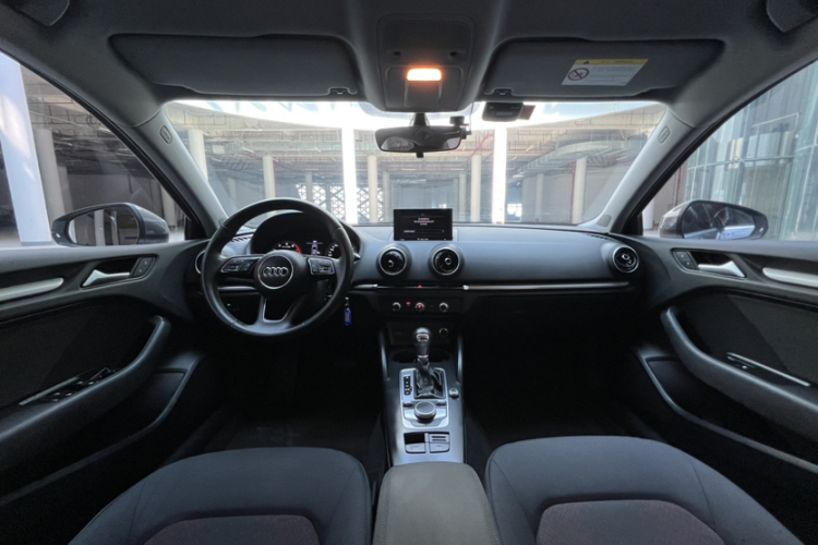 奥迪A3 2019款 Limousine 35 TFSI 进取型 国VI中控内饰7005