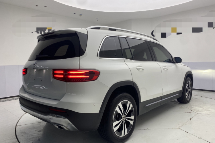 奔驰GLB 2024款 GLB 200 动感型车身外观6003