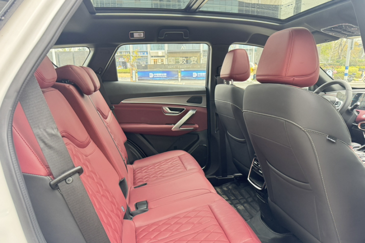 捷途X70 PLUS 2024款 冠军版 1.5T DCT冠军MAX+ 7座中控内饰7005