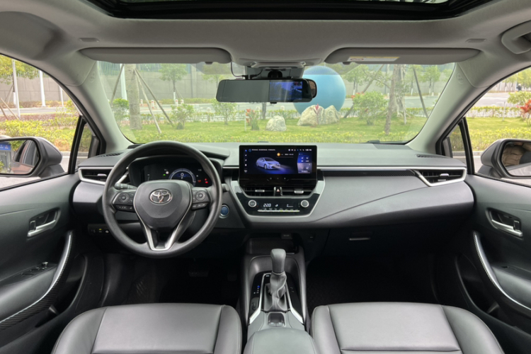 丰田 卡罗拉 2023款 1.8L 智能电混双擎 精英版中控内饰7002
