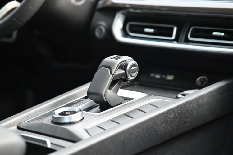 长城 炮 2023款 2.0T商用版自动柴油两驱精英型长箱GW4D20M中控内饰7001