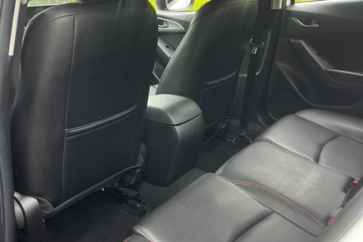 马自达3 昂克赛拉 2019款 云控版 三厢 1.5L 自动舒适型 国VI中控内饰7003