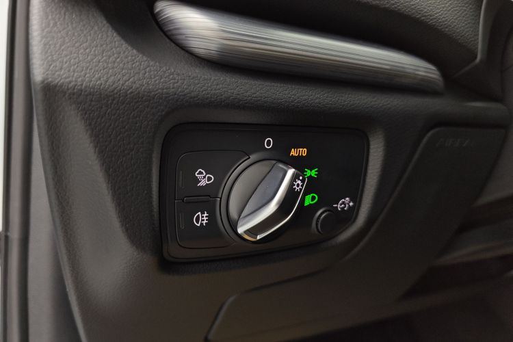 奥迪A3 2017款 Limousine 40 TFSI 运动型中控内饰7010