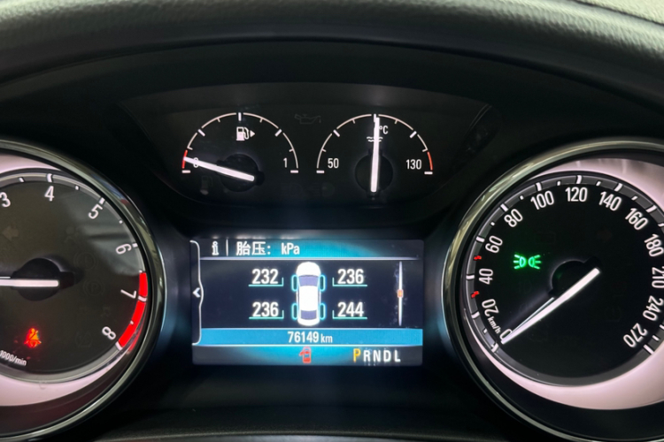 别克 威朗 2019款 三厢 15S 自动领先型中控内饰15