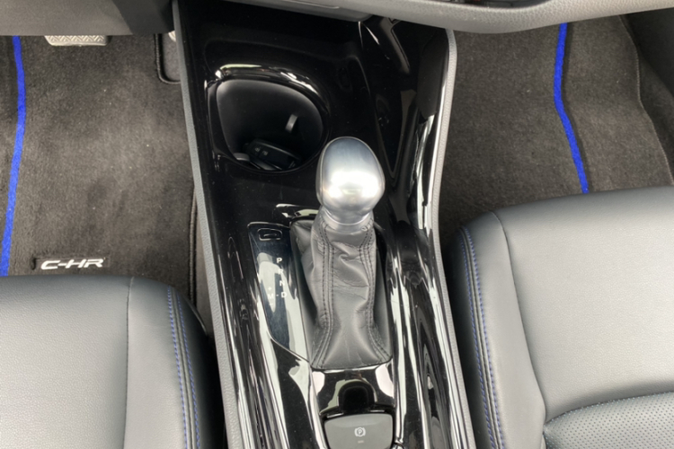 丰田C-HR 2020款 2.0L 领先版中控内饰7004