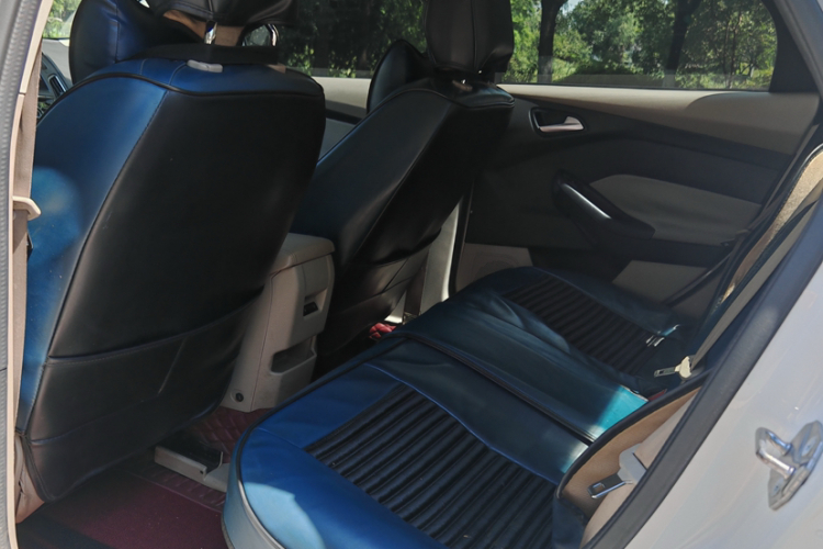 福特 福克斯 2018款 三厢经典 1.6L 自动舒适型智行版中控内饰7001