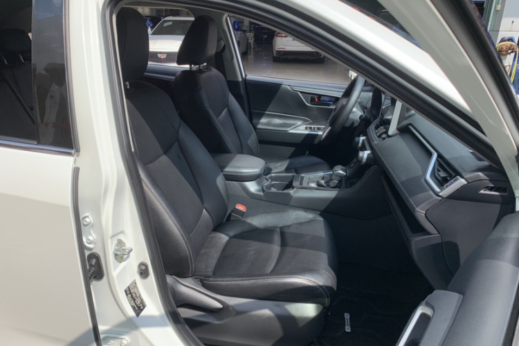 丰田 RAV4荣放 2020款 2.0L CVT两驱都市版局部细节41