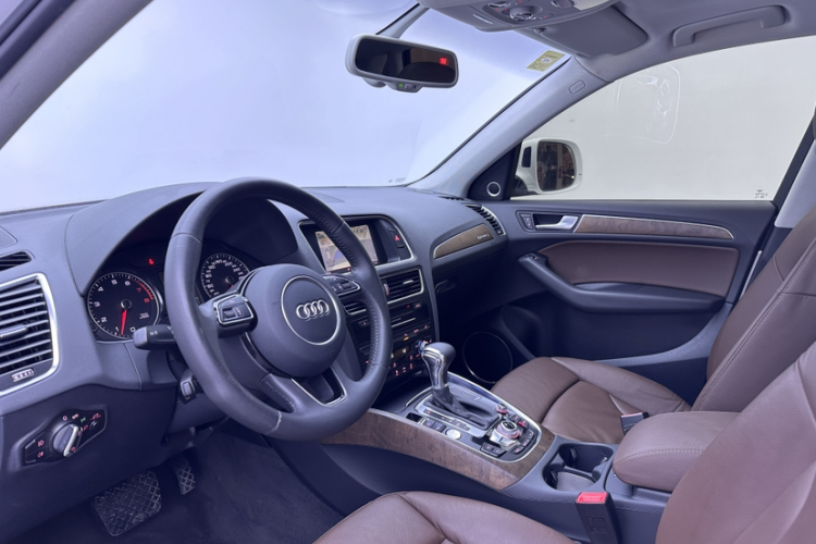 奥迪Q5 2013款 40 TFSI 舒适型中控内饰7002